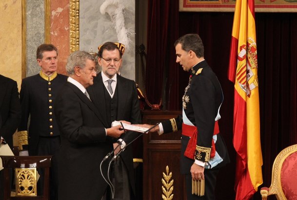 Momento solemne del juramento ante las Cortes Generales de don Felipe VI como nuevo Rey de España. Foto: Casa Real Momento solemne del juramento ante las Cortes Generales de don Felipe VI como nuevo Rey de España. Foto: Casa Real